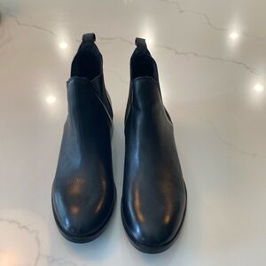 Aldo Ankle Boots. Size 9